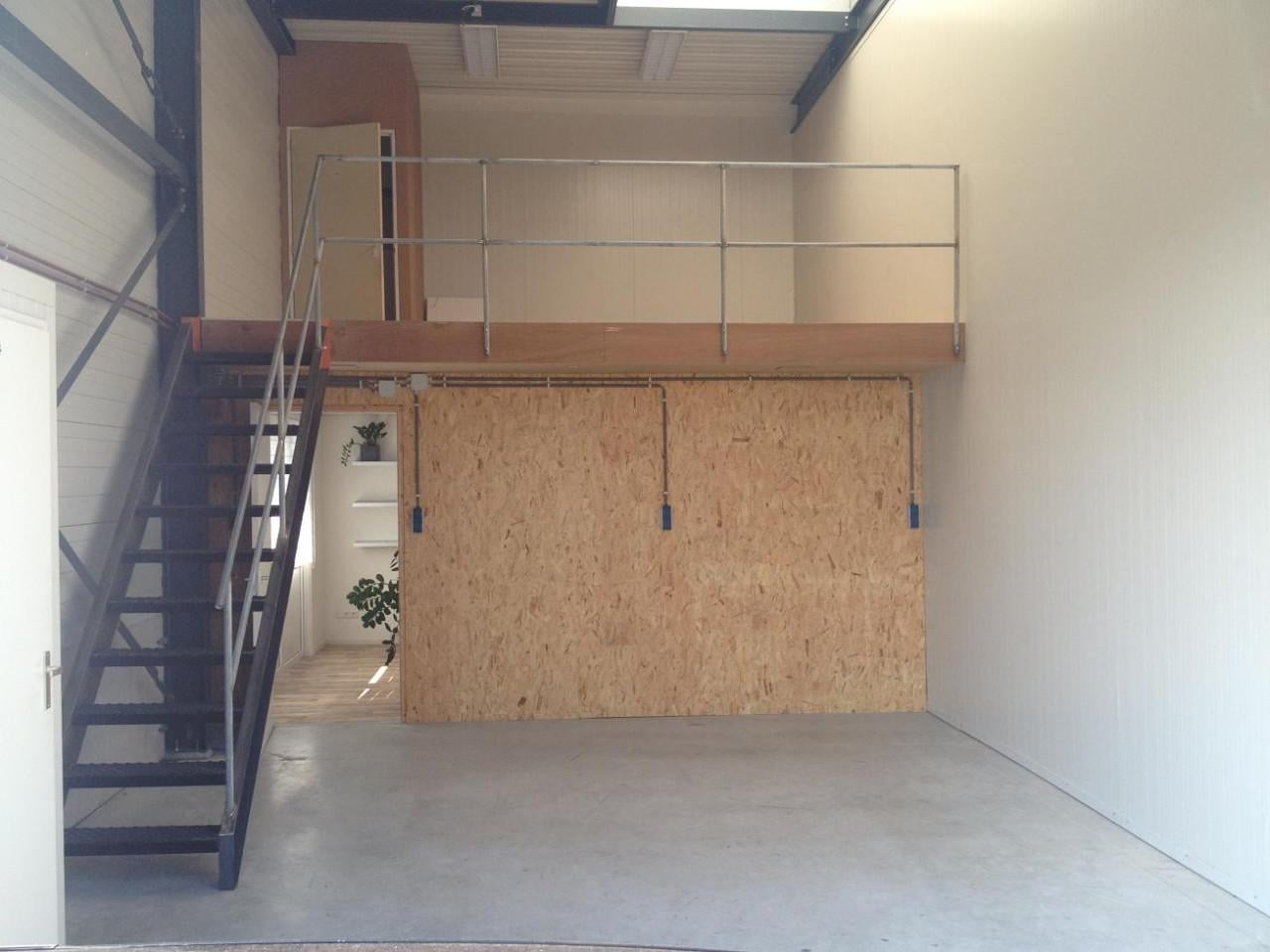 TE HUUR bedrijfsruimte / unit / loods / kantoor Arnestein Middelburg