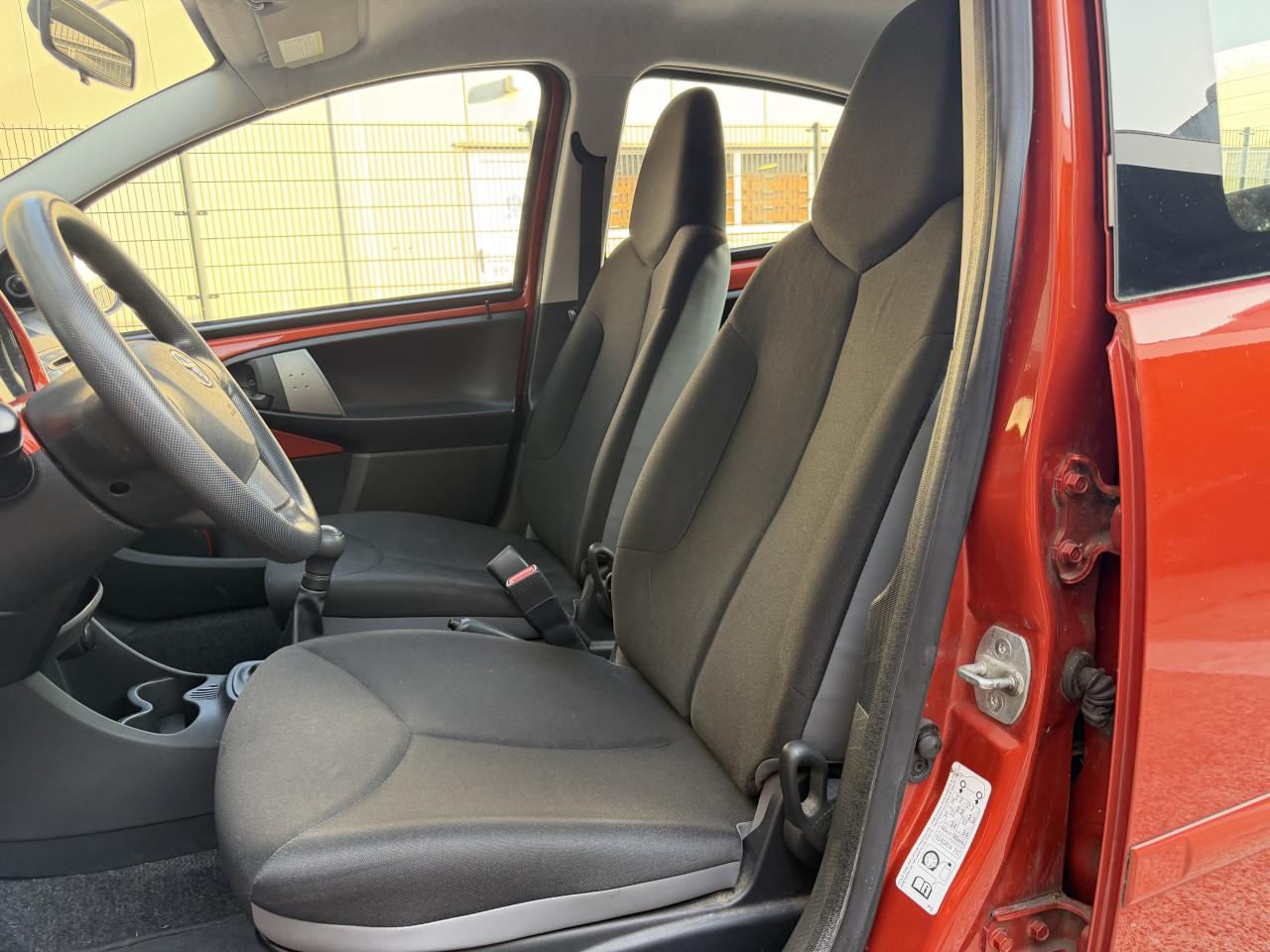 Toyota Aygo 1.0 12V Vvt-i 5DRS 2013 Dynamic Orange Airco Apk