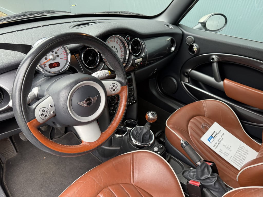 Mini Cooper Cabrio mini 1.6 115pk chili sidewalk