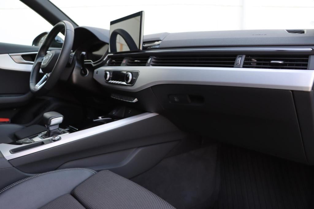 Audi A4 avant 35 tfsi s edition 150pk s-tronic