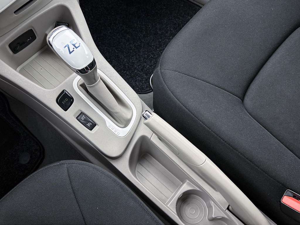 Renault Zoe r90 life 41 kwh | apple carplay / android auto | climate contro