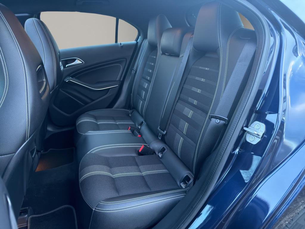 Mercedes-Benz A-Klasse a 180 urban pano automaat stoelverwarming 1e eigenaa