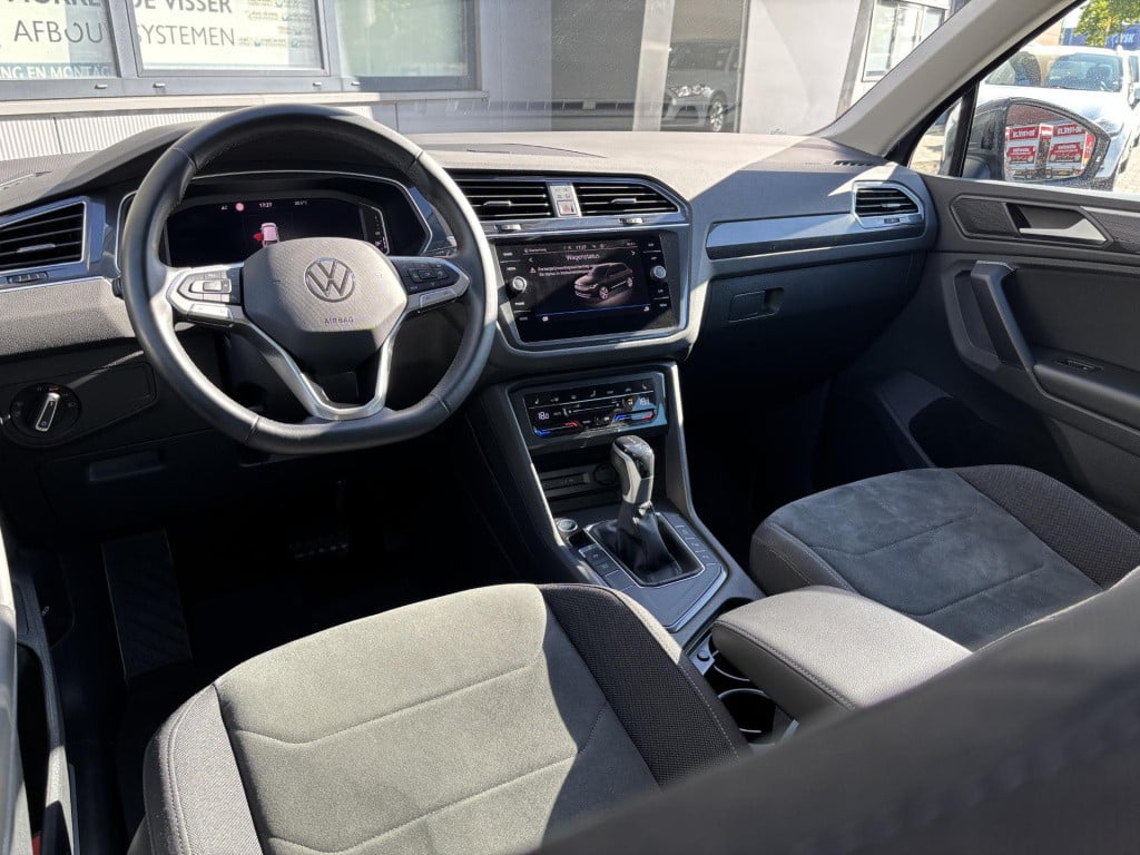 Volkswagen Tiguan 1.5 tsi elegance trekhaak |  camera | apple carplay/andro