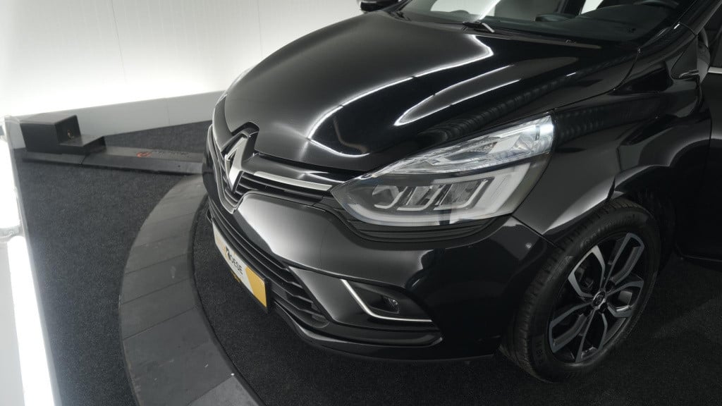 Renault Clio estate tce 90 intens | trekhaak | navigatie | parkeersensoren 