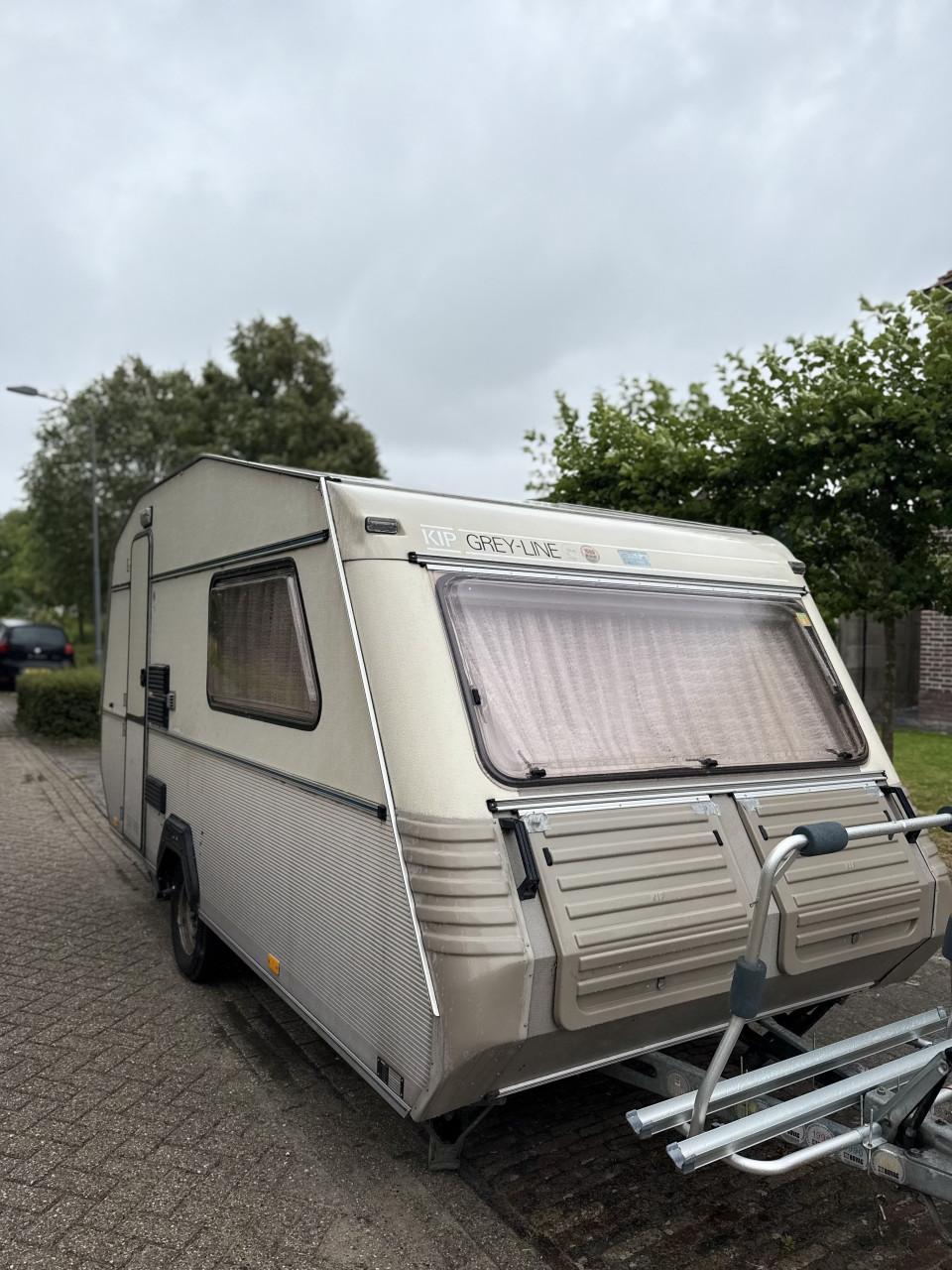 Kip Greyline KG 40 EK inclusief voortent