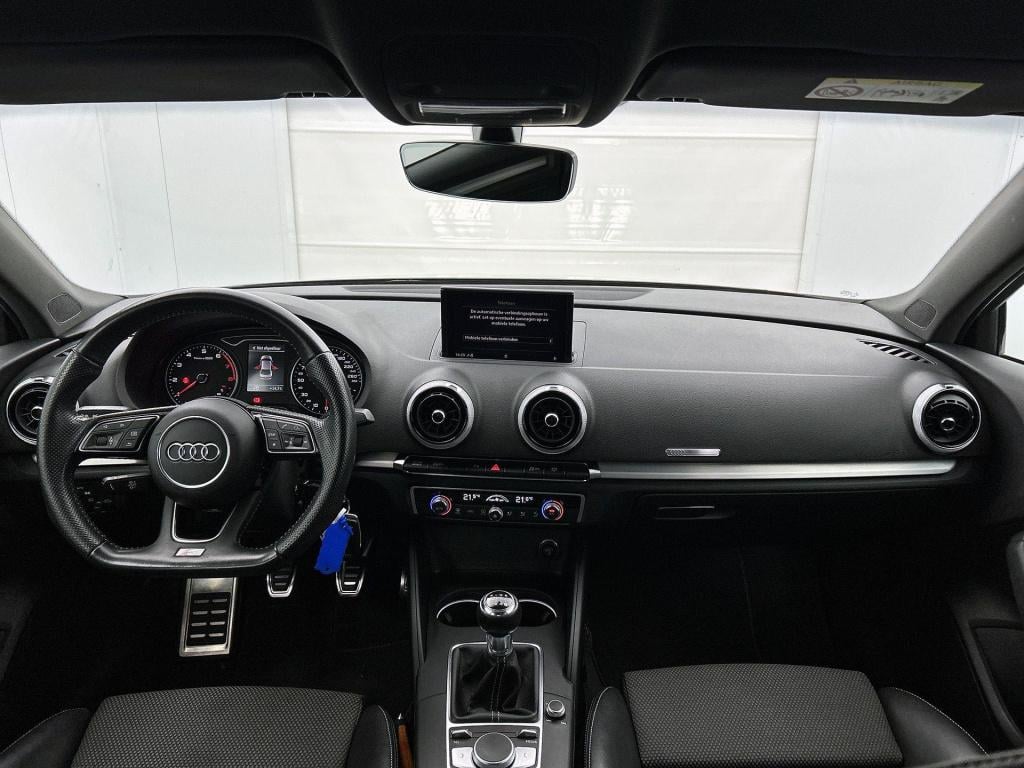 Audi A3 limousine 1.0 tfsi s line | navigatie | afgevlakt sportstuur | spor