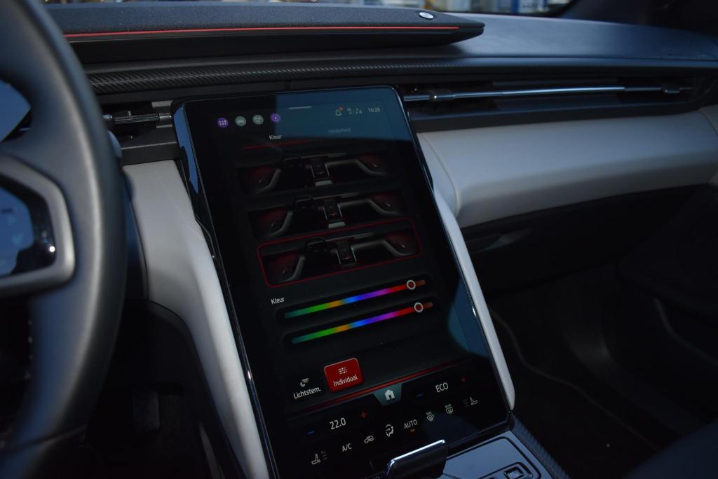 Ford Explorer premium extended range rwd 77 kwh | panoramadak | climate con