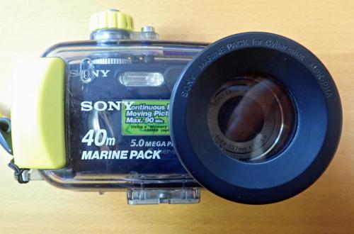 SONY Cybershot DSC-P12 plus onderwaterhuis