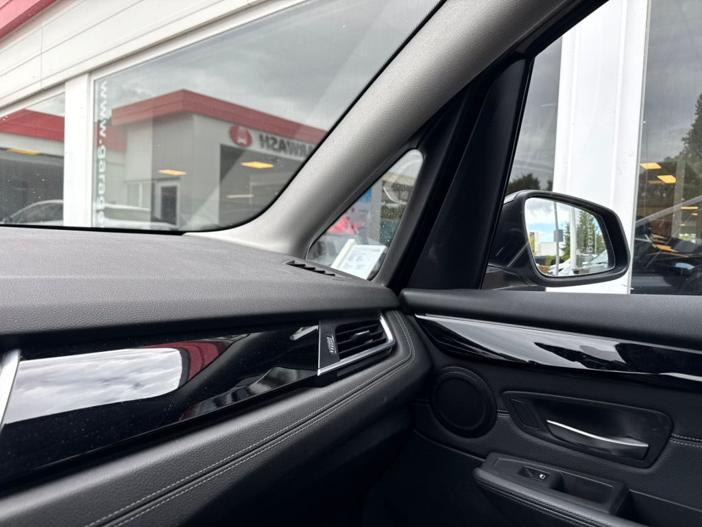 BMW 2-serie active tourer 220i high executive