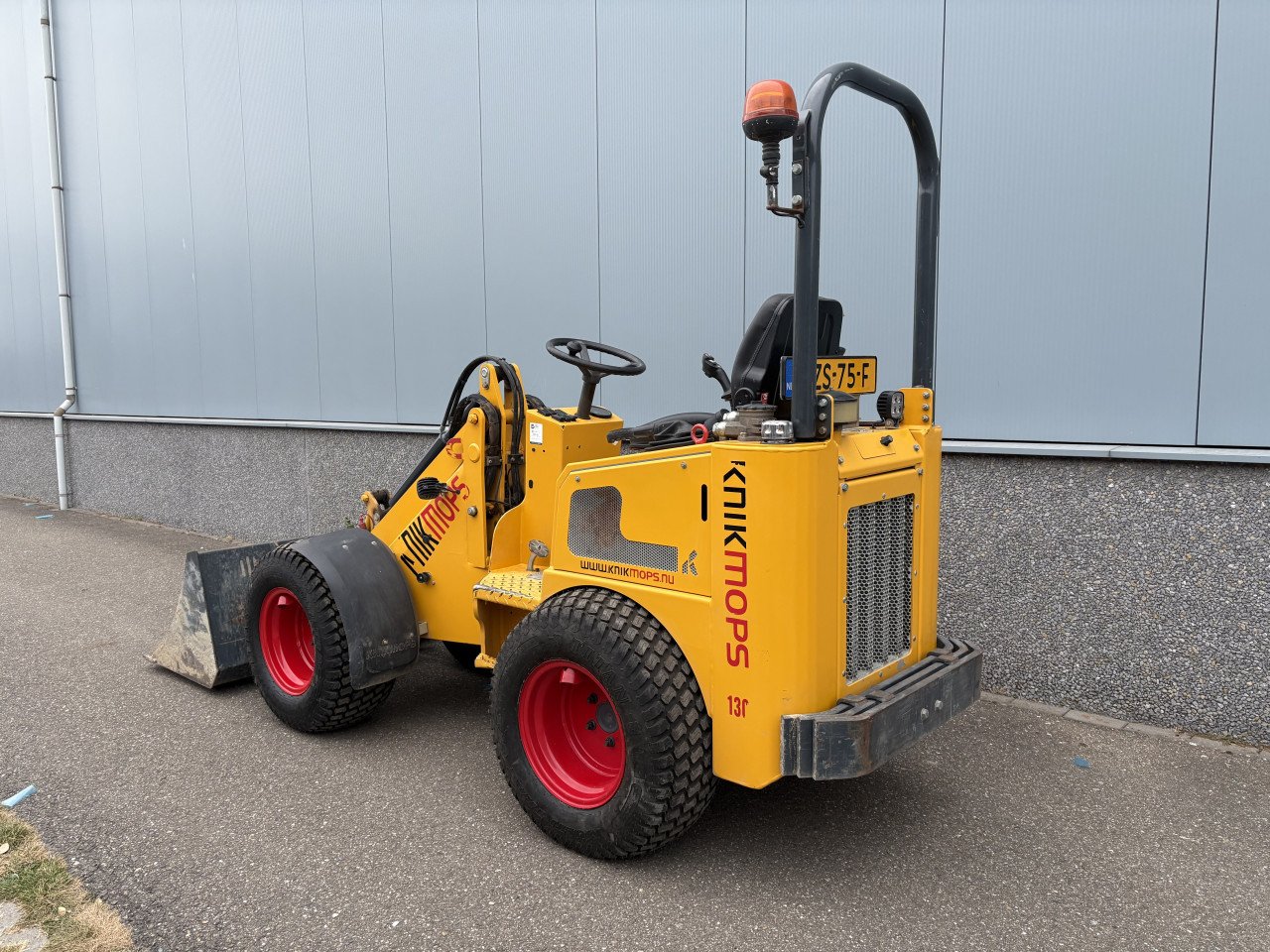 Knikmops 130
