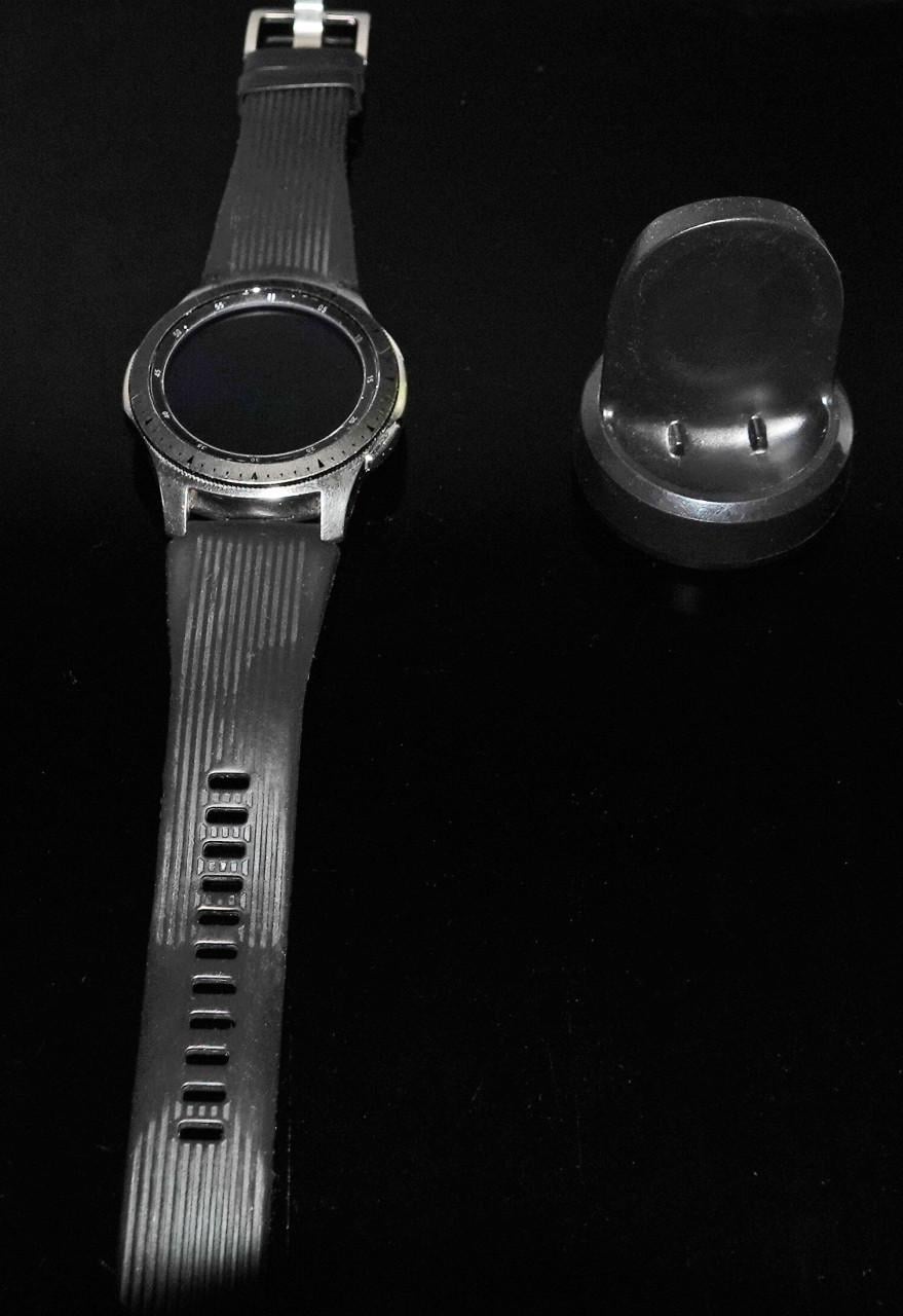 Samsung Galaxy watch 46 mm, R-800 met veel functies +oplader