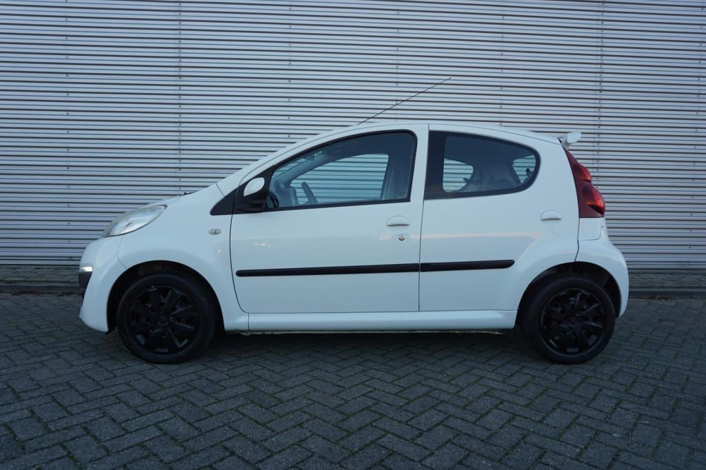 Peugeot 107 1.0 active airco / elektr. ramen / nap / apk t/m 10-08-2026