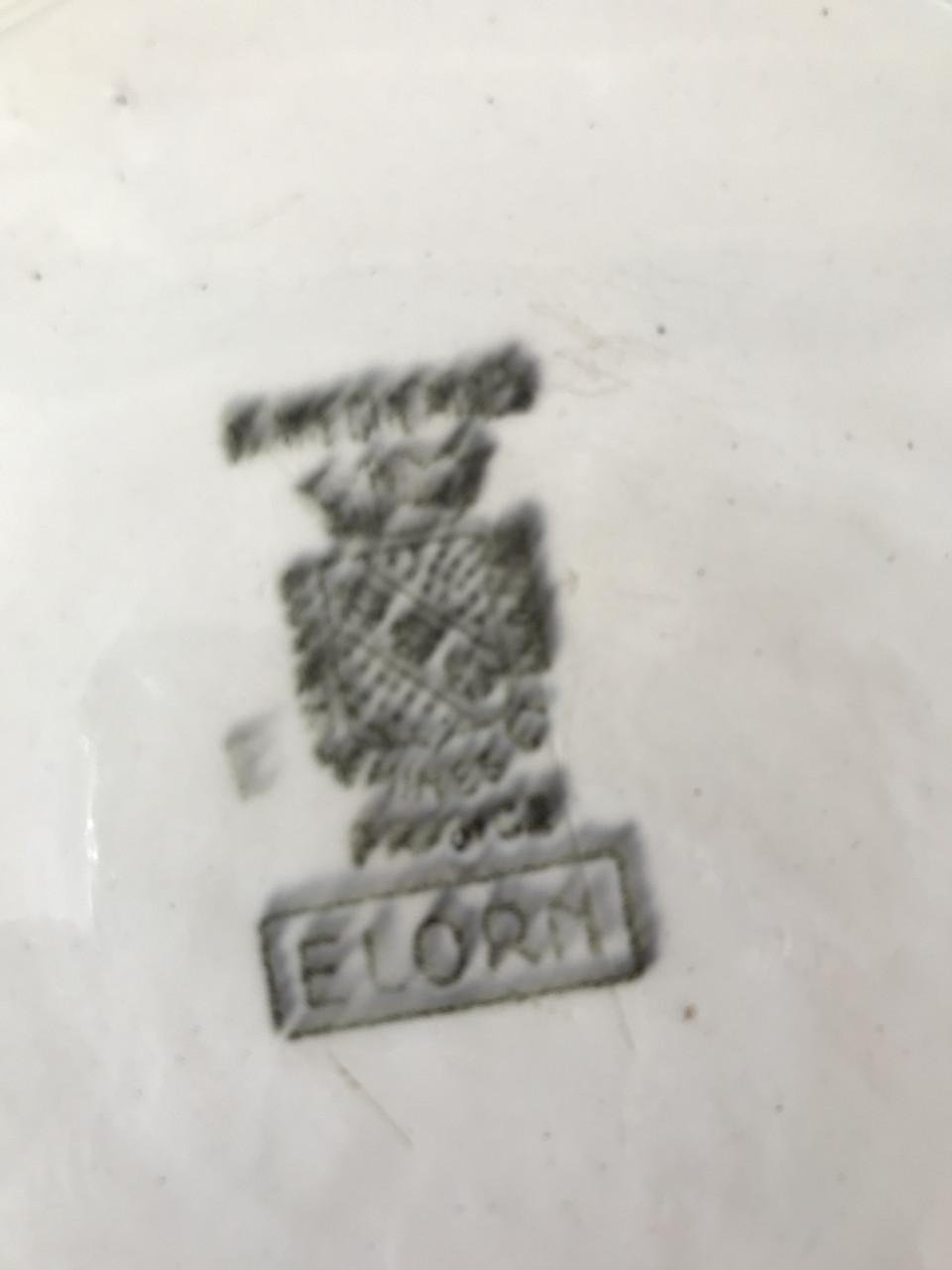 Franse schaal gesigneerd