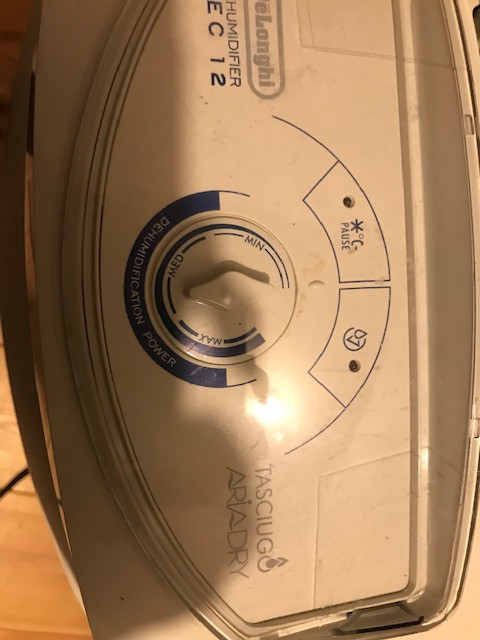 Delonghi luchtontvochtiger dec 12 dehumidifier