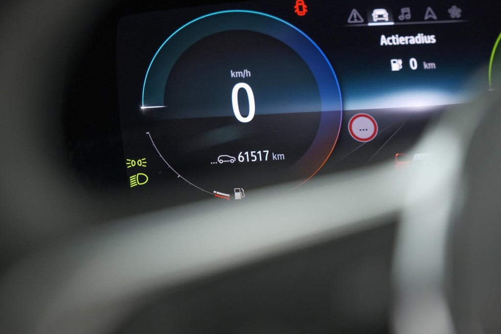 Renault Captur 1.6 e-tech plug-in hybrid 160 intens | trekhaak | camera | n