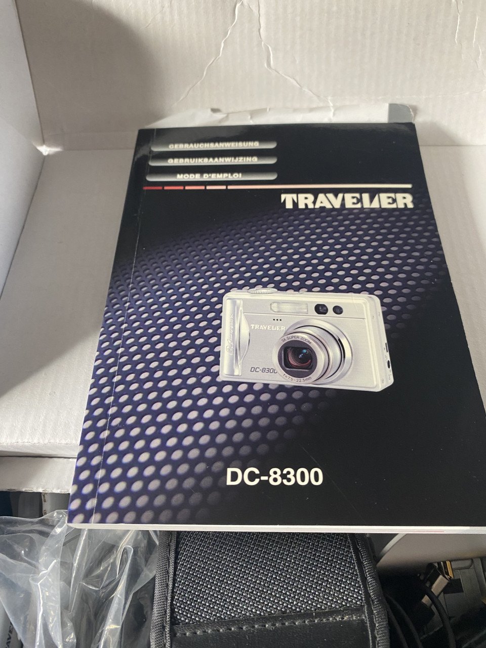 Camera Traveler dc-8300 8.1 megapixel