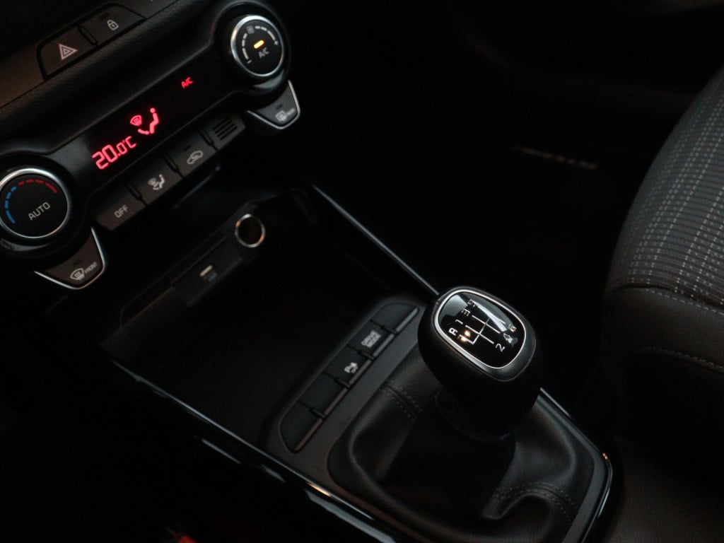 Kia Stonic 1.0 t-gdi mhev dynamicline | led koplampen | climate control | n