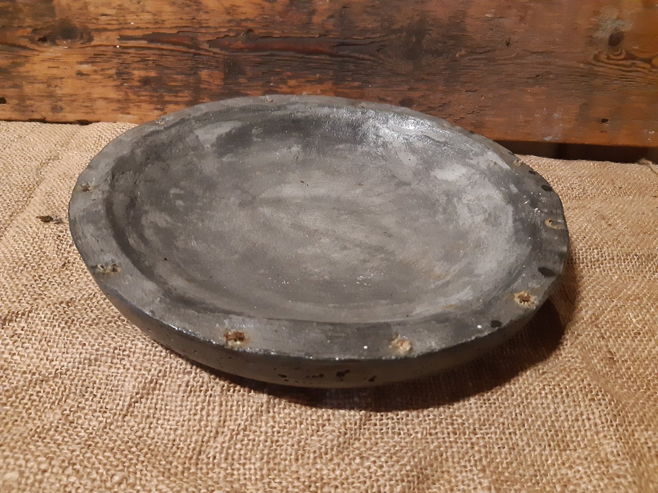Betonnen olielamp of vaas en diverse kaarshouders