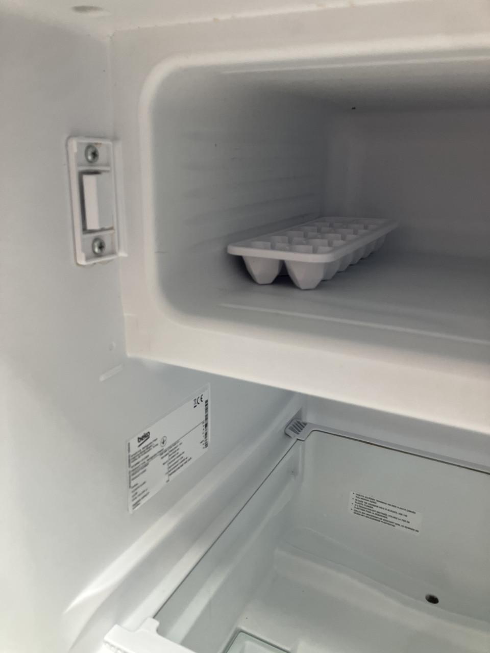 Beko Koelkast vriezer S54121 2 jaar oud in perfecte staat