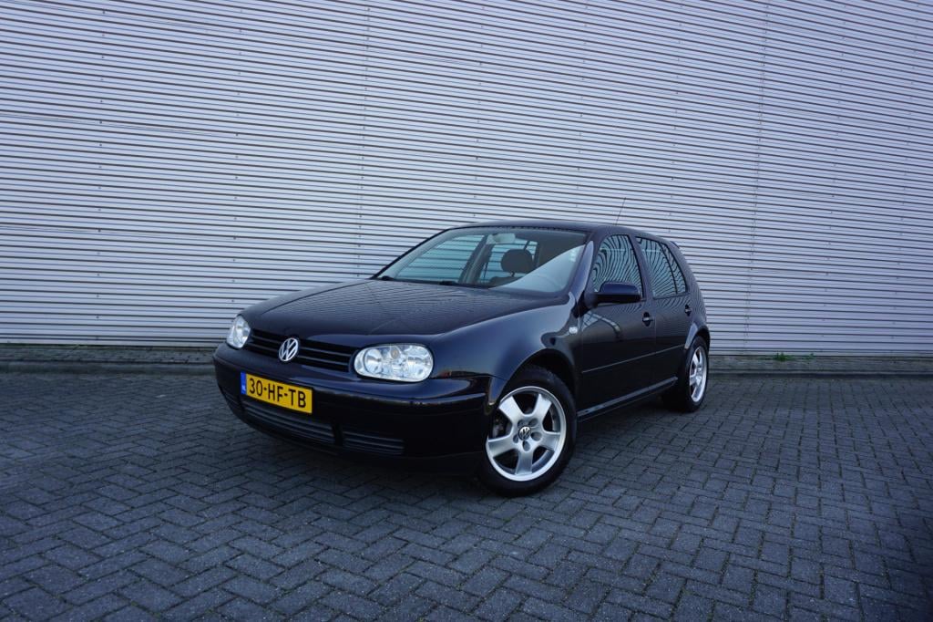 Volkswagen Golf 1.6-16v trendline airco / cruise / elektr. ramen / trekhaak