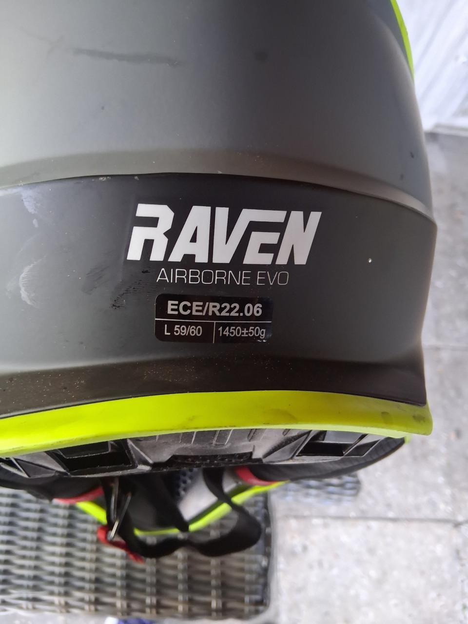 Raven crosshelm 2x gedragen