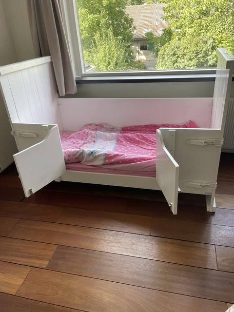 Super leuk kinderbed (160 x 70 cm) inclusief diverse accessoires