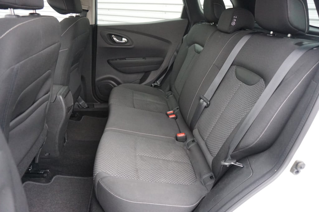 Renault Kadjar 1.2 tce zen airco / navi / cruise / trekhaak / parkeers. / l