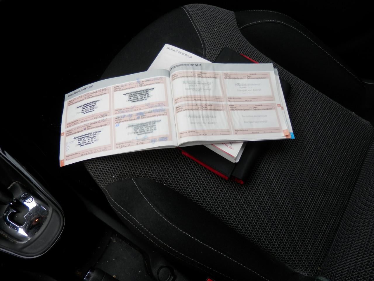 Auto Garant Biedt Aan: Citroen C3 1.2 VTi Airdream  AUTOMAAT