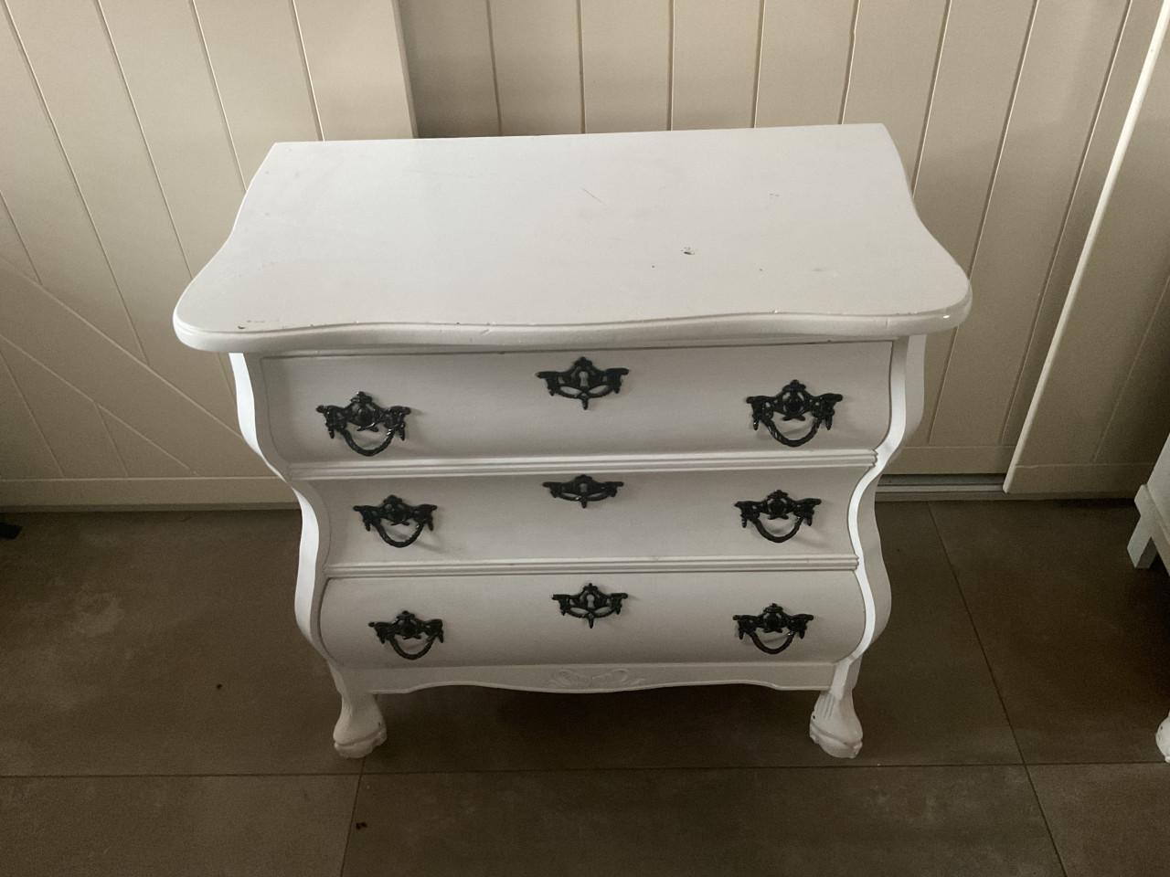 Te Koop: 2 Oude Buikkastjes