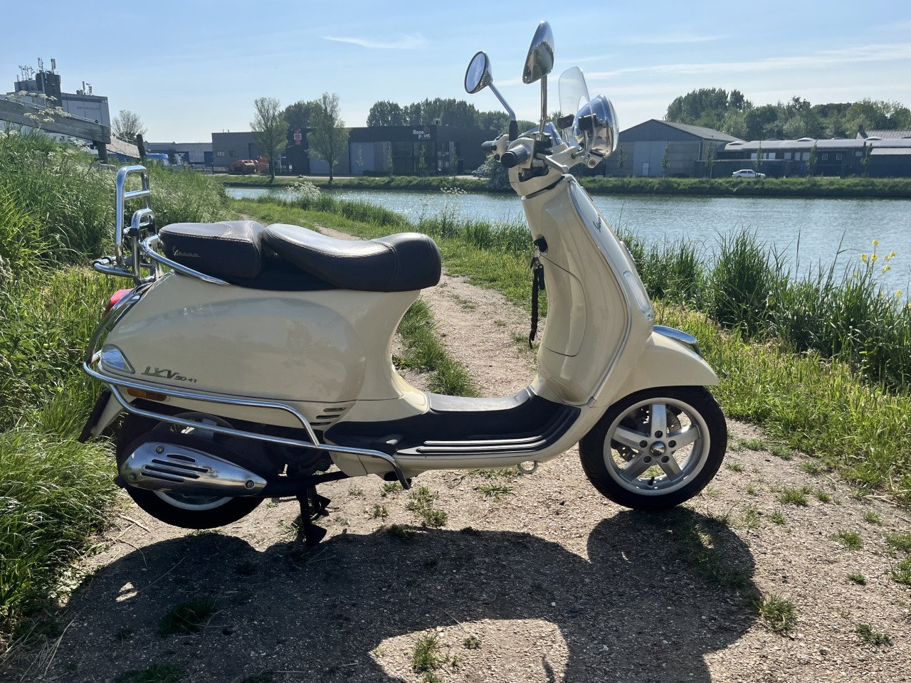 Vespa LXV