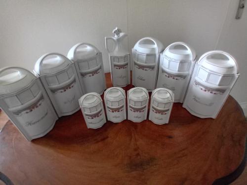 Stenen voorraadpotten