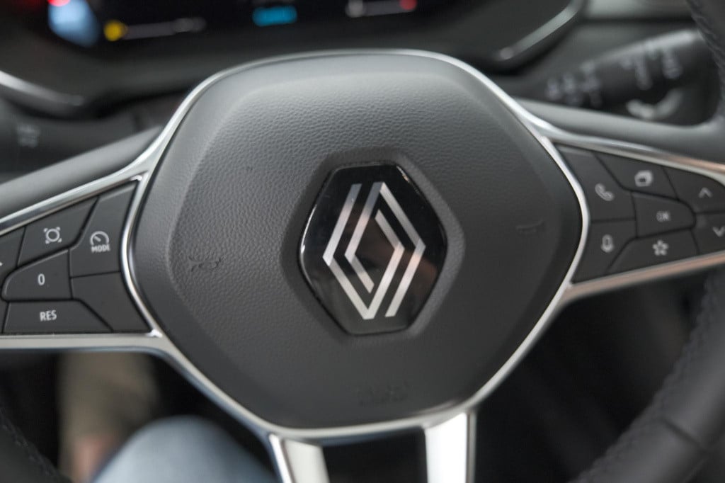 Renault Captur tce 90 techno | camera | navigatie | apple carplay | pack fu