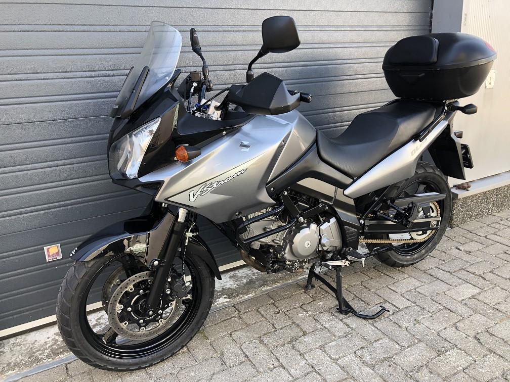Complete Suzuki DL650 ABS uit 2008 met 30dkm, nieuwe banden etc €3795,-