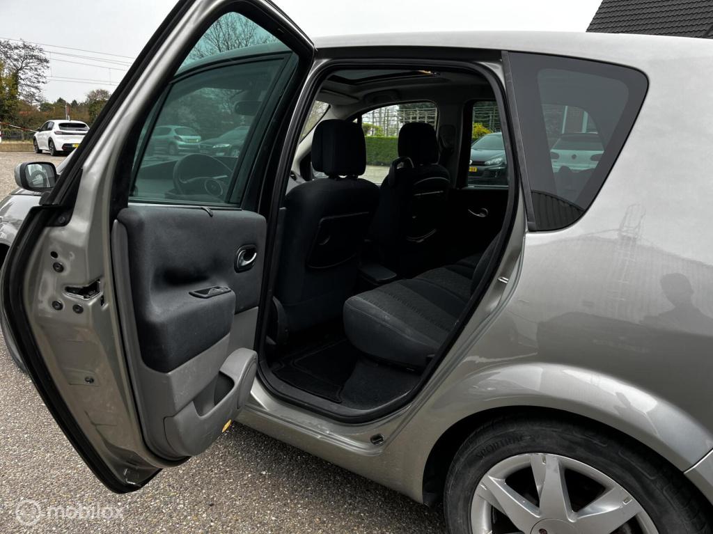 Renault Scenic 2.0-16v tech line