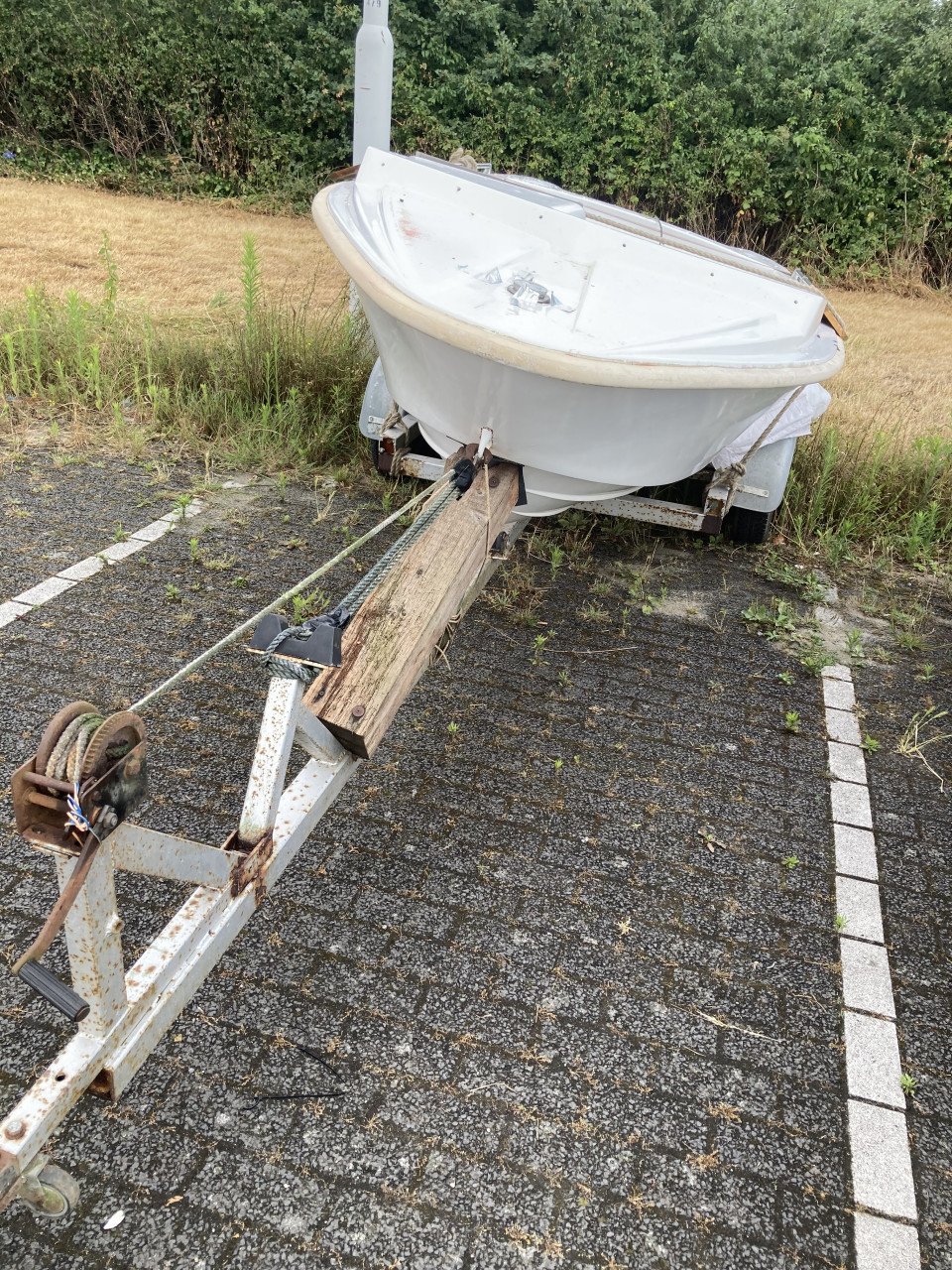 Polyester bootje met trailer zonder motor!!