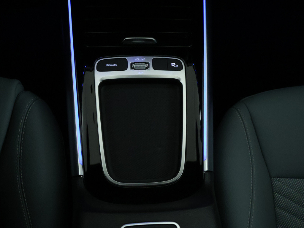 Mercedes-Benz Gla-klasse 250 e face lift plug-in hybride | dodehoek assist 