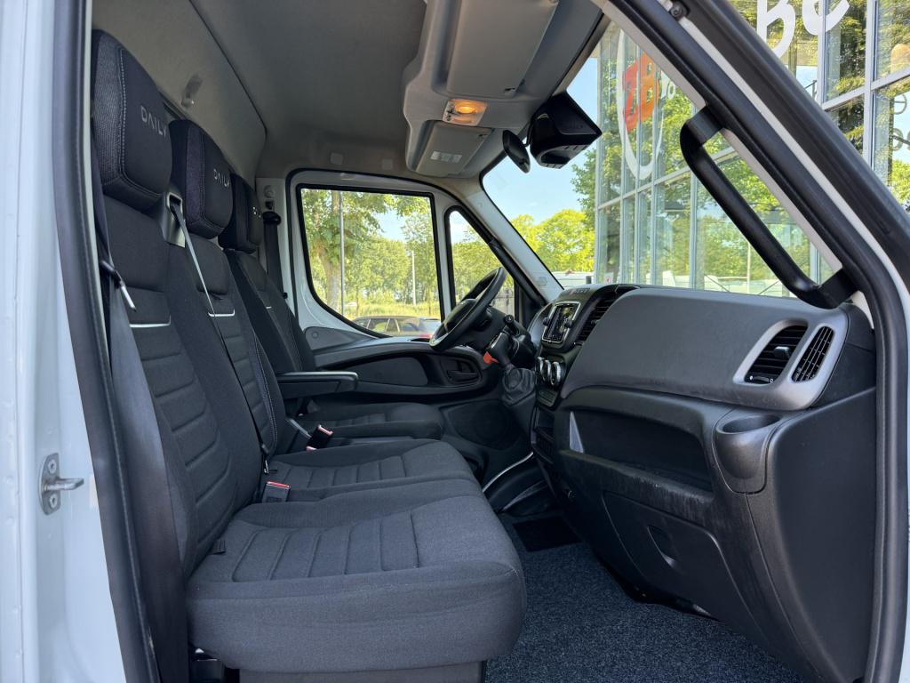 Iveco Daily 35c18h 3.0 bakwagen met laadklep | zijdeur | trekhaak | dubbel 