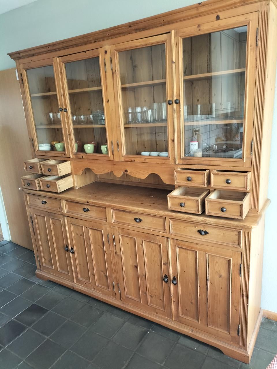 Mooie oud-grenen buffetkast