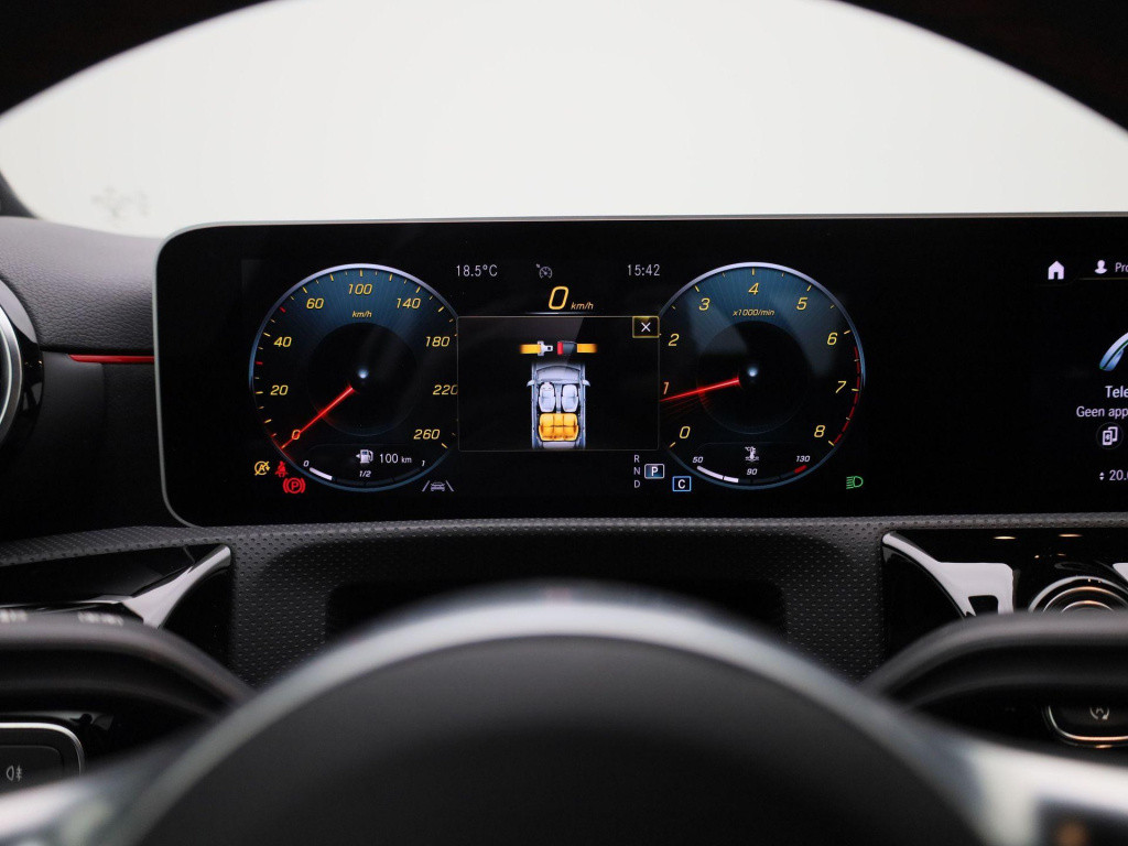 Mercedes-Benz A-Klasse 180 advantage | automaat | virtual cockpit | camera 