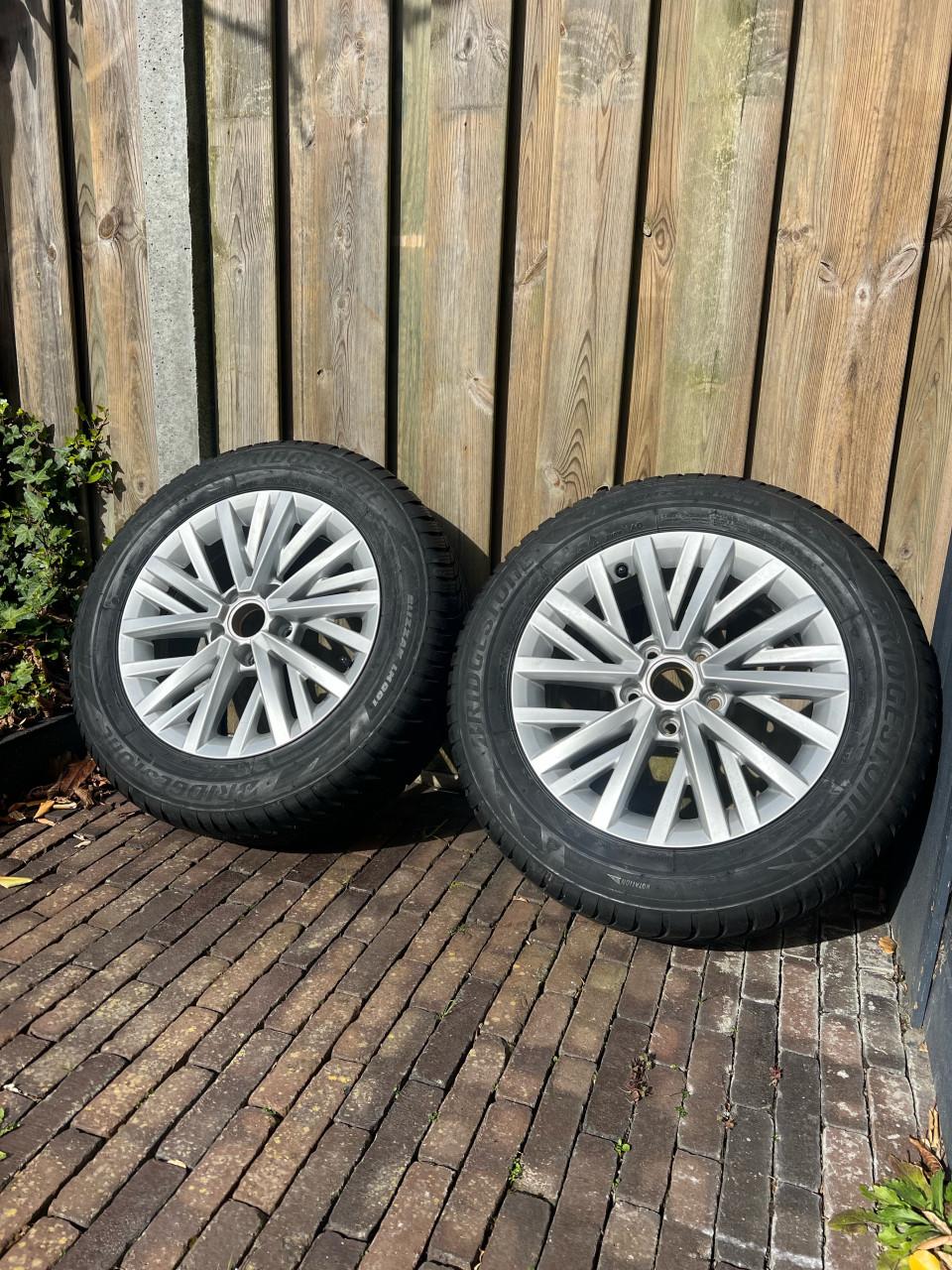 VW T-roc Golf velgen caddy 16 inch nieuwe banden