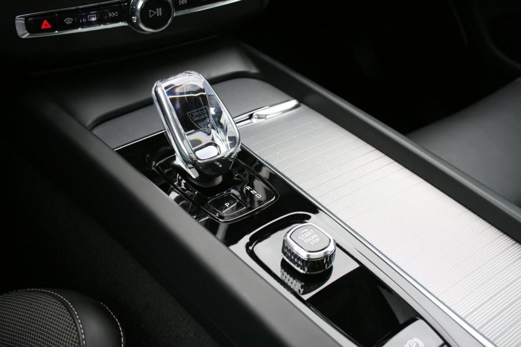 Volvo XC60 2.0 t6 plug-in hybrid awd plus black edition