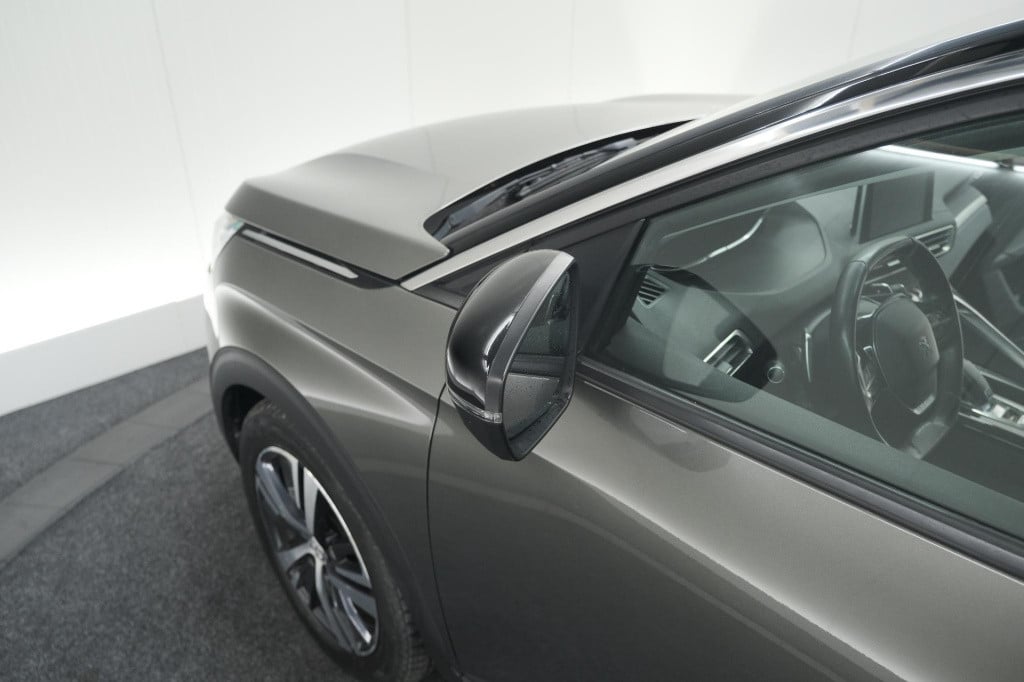 Peugeot 3008 puretech 130 eat6 allure | camera | navigatie | apple carplay 