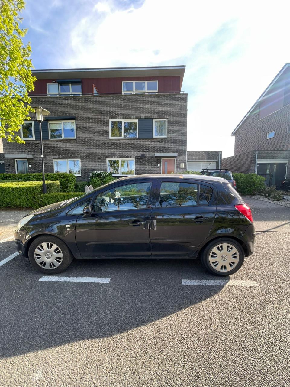 Opel Corsa zwart