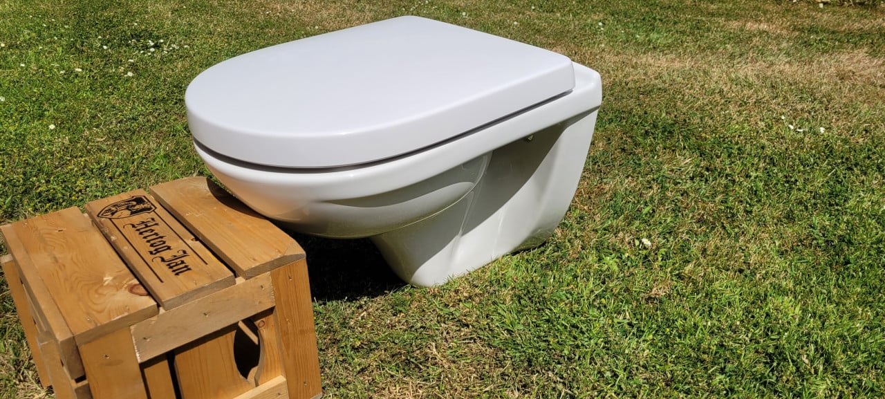 Villeroy & Boch hangtoilet ,wandcloset samen met hoekfontein