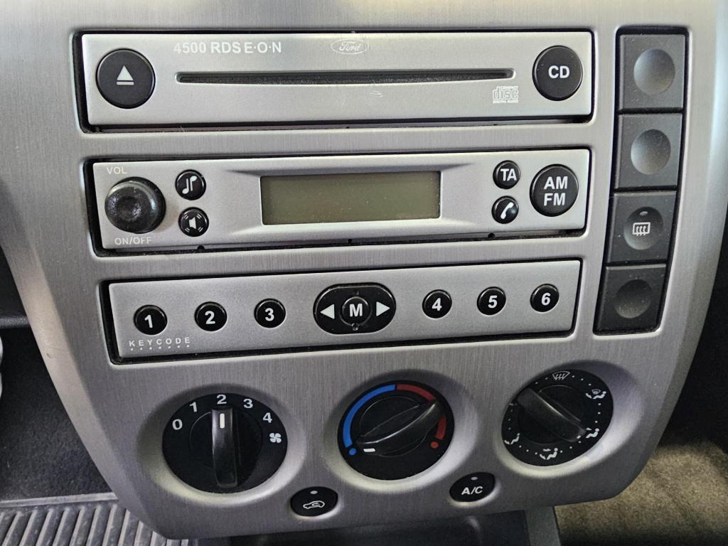 Ford Fiesta 1.4-16v futura
