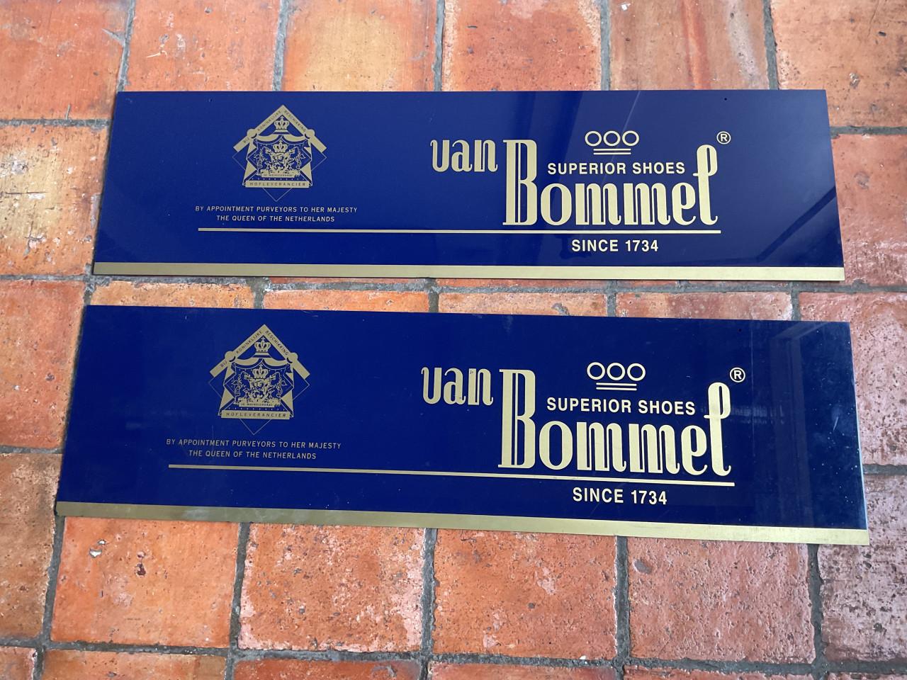 Van Bommel schoenen reclameborden