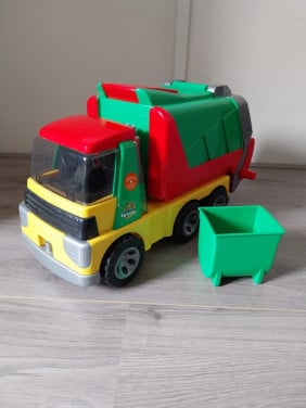 Bruder roadmax vuilniswagen speelgoed