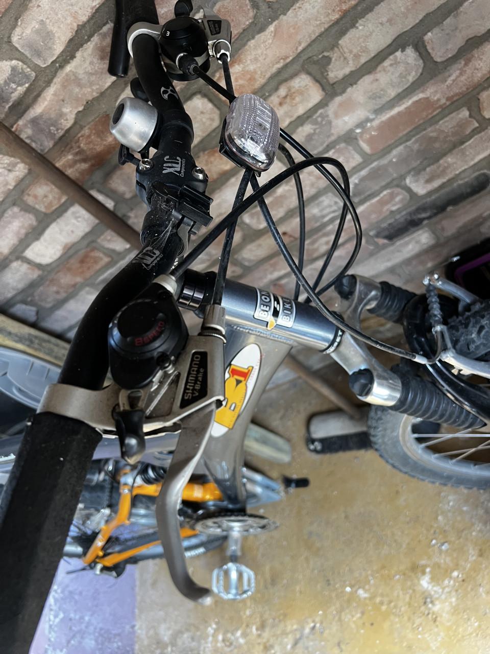 Batavus B1 mountainbike + gereedschap etc.