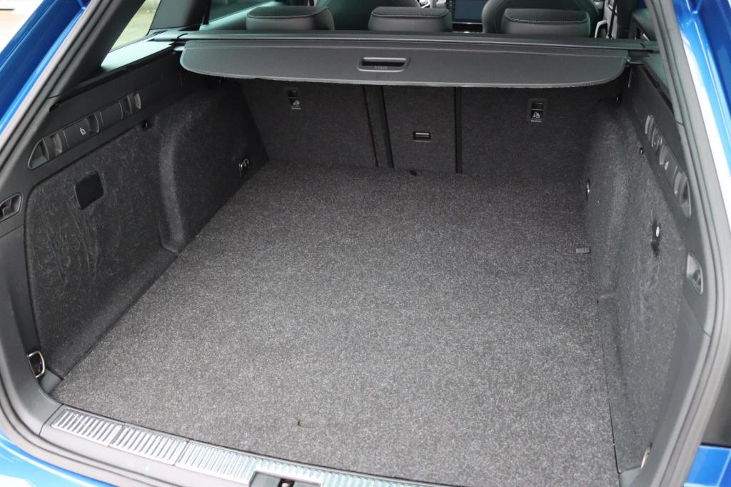 Skoda Superb combi 1.4 tsi iv sportline business 218pk dsg6