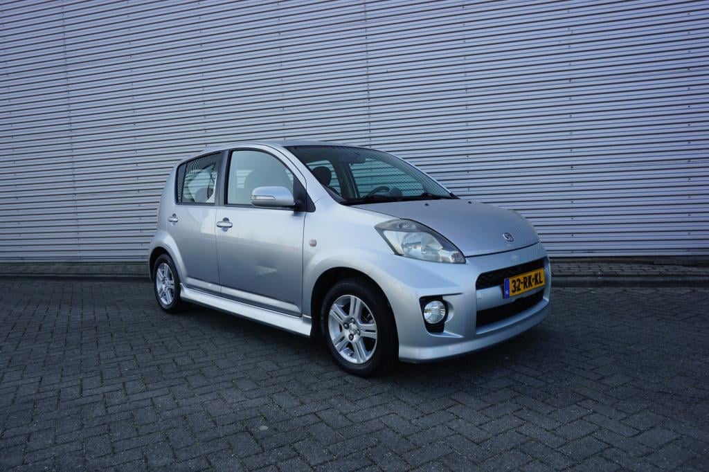 Daihatsu Sirion 2 1.3-16v comfort airco / cruise / parkeers. / elektr. rame